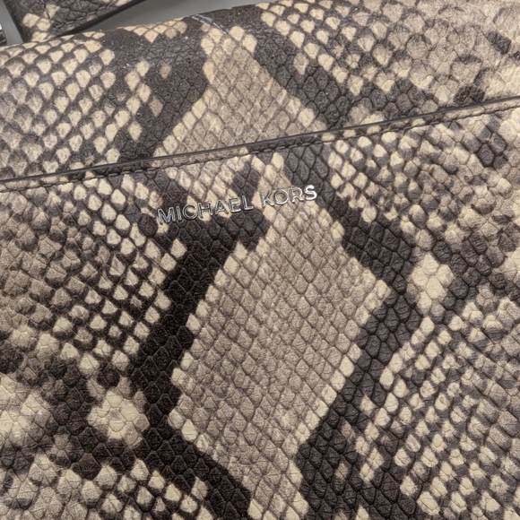 Michael Kors Python Crossbody Bag With Chain Derail - Picture 5 of 12